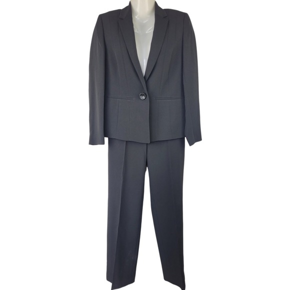 Kasper Woman’s Classic black 2 piece pant suit size 8 - Picture 1 of 16